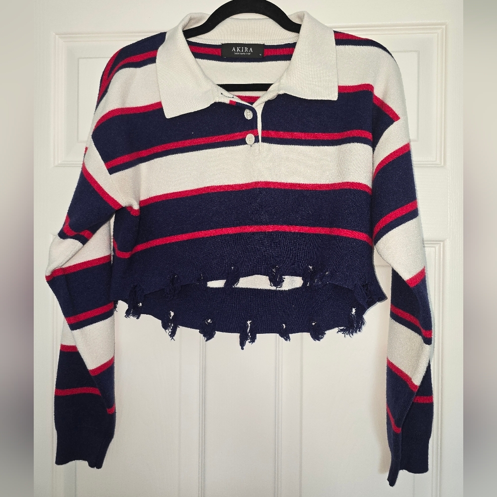 Akira sweater size M